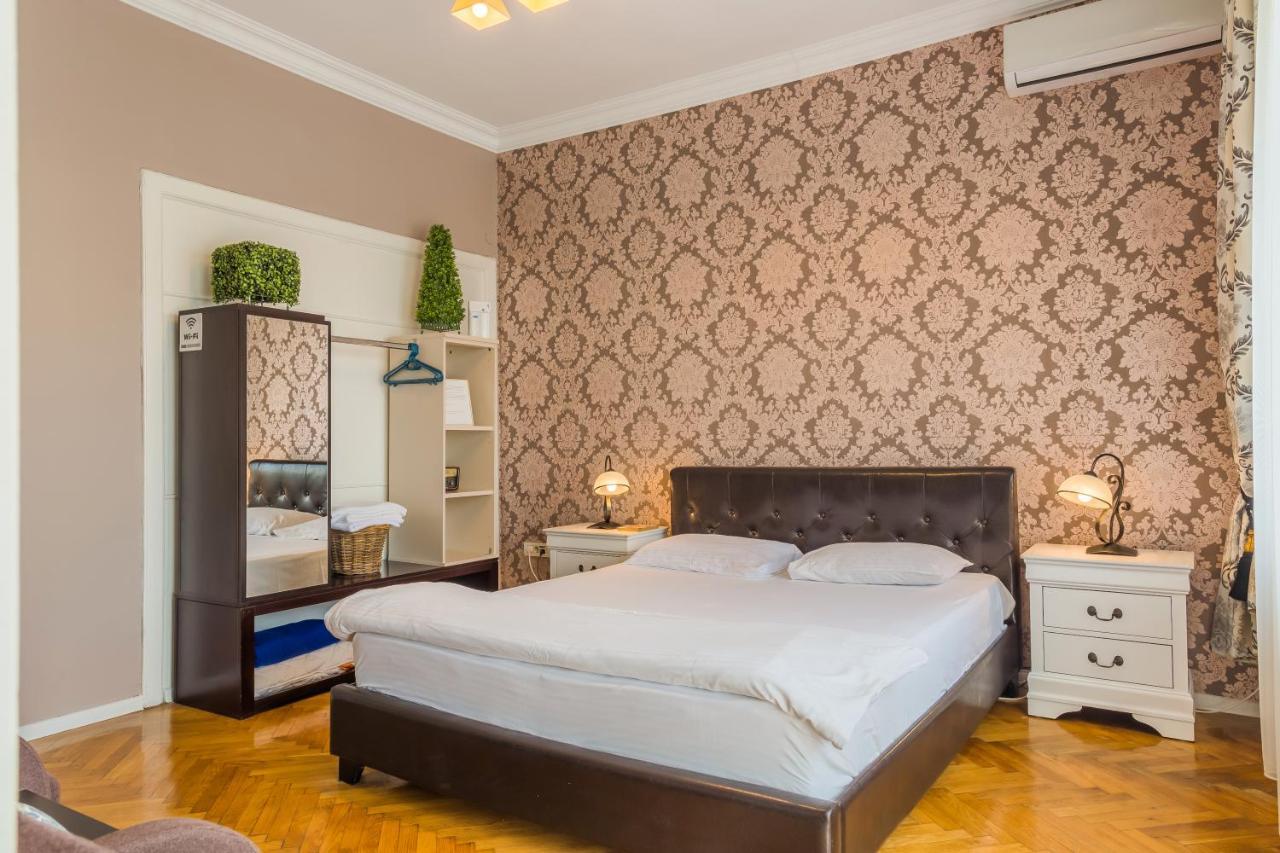 Deluxe Cismigiu Park Apartment Bukares Bagian luar foto